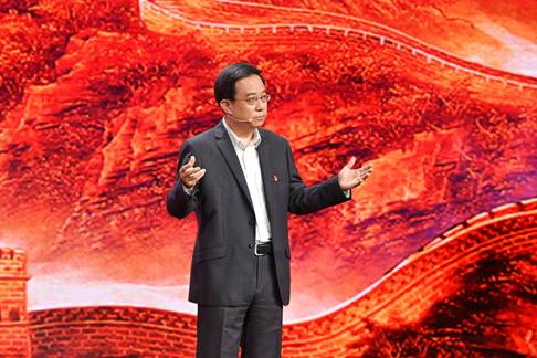 说明: F:\数信党务\教育活动\2021年\党课开讲啦\今年会官网党课开讲啦第二讲\计算机科技学生党支部党课开讲啦第二期观看照片\马露露.JPG